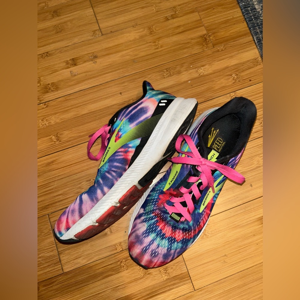 Colorful fun brooks! - Picture 2 of 2